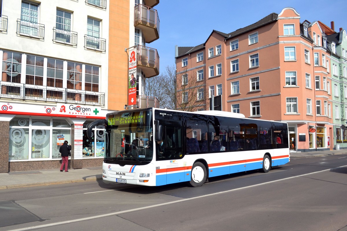 Bus Eisenach / Verkehrsgesellschaft Wartburgkreis mbH (VGW): MAN Lion's City Ü der KVG Eisenach, eingesetzt im Überlandverkehr. Aufgenommen in der Bahnhofstraße von Eisenach im März 2014.