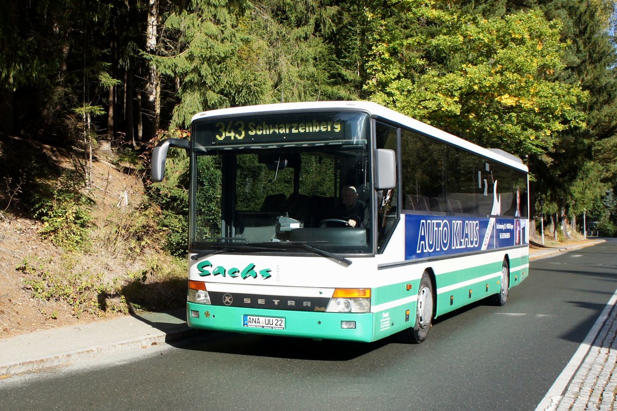 Bus Erzgebirge: Setra S 315 UL (ANA-UU 22) vom Busbetrieb A. Sachs aus Geyer / Erzgebirge, aufgenommen im Oktober 2020 in Waschleithe, einem Ortsteil der Stadt Grünhain-Beierfeld.