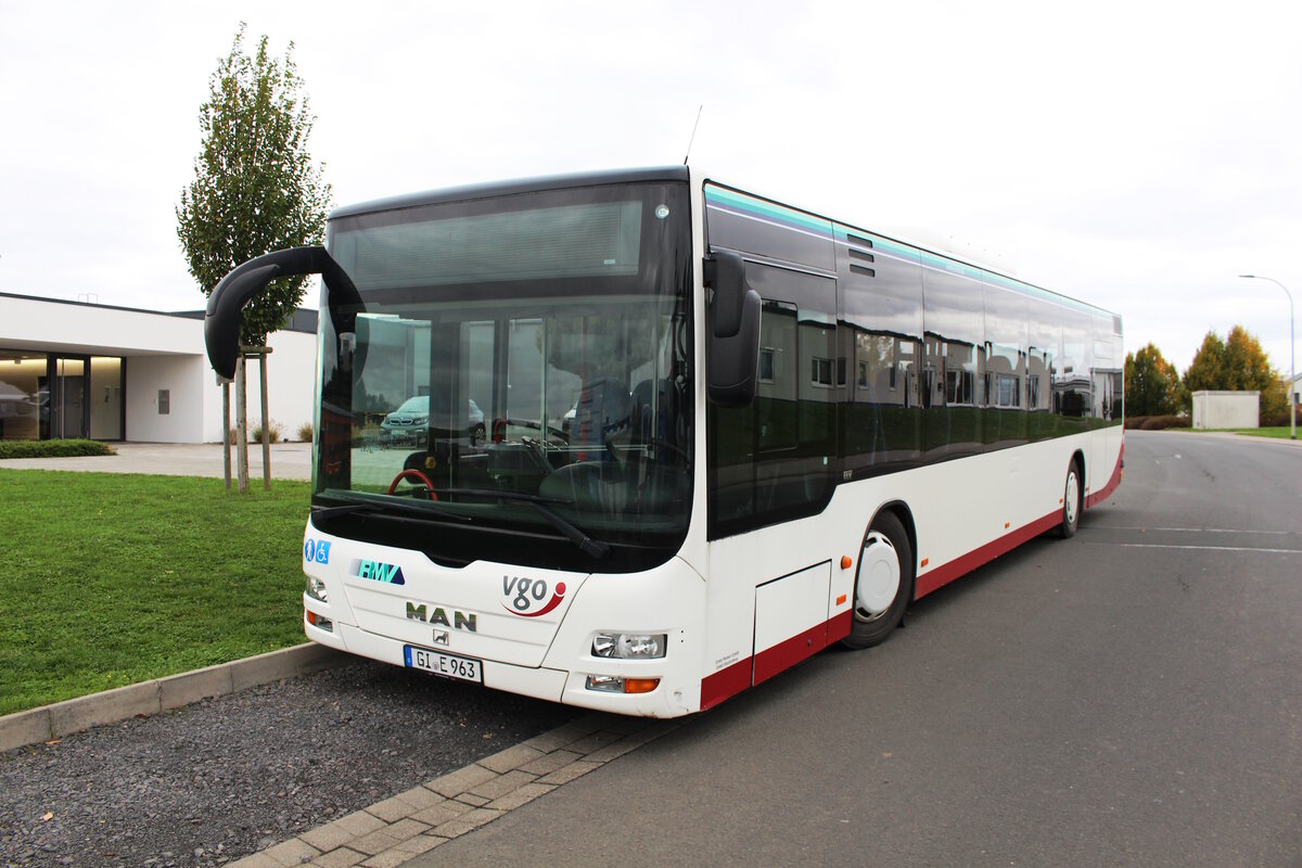 Bus GI-E 963 ist im Dezember 2011 in der Firma Erletz Reisen GmbH gekommen. Er steht mit andern Bussen in Grünberg. 