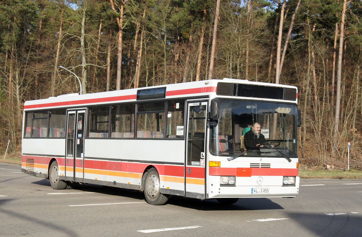 Bus Kaiserslautern: Mercedes-Benz O 407 von Schary-Reisen GbR (Lackierung: Verkehrsgesellschaft mbH Untermain), aufgenommen im Februar 2018 im Stadtgebiet von Kaiserslautern.