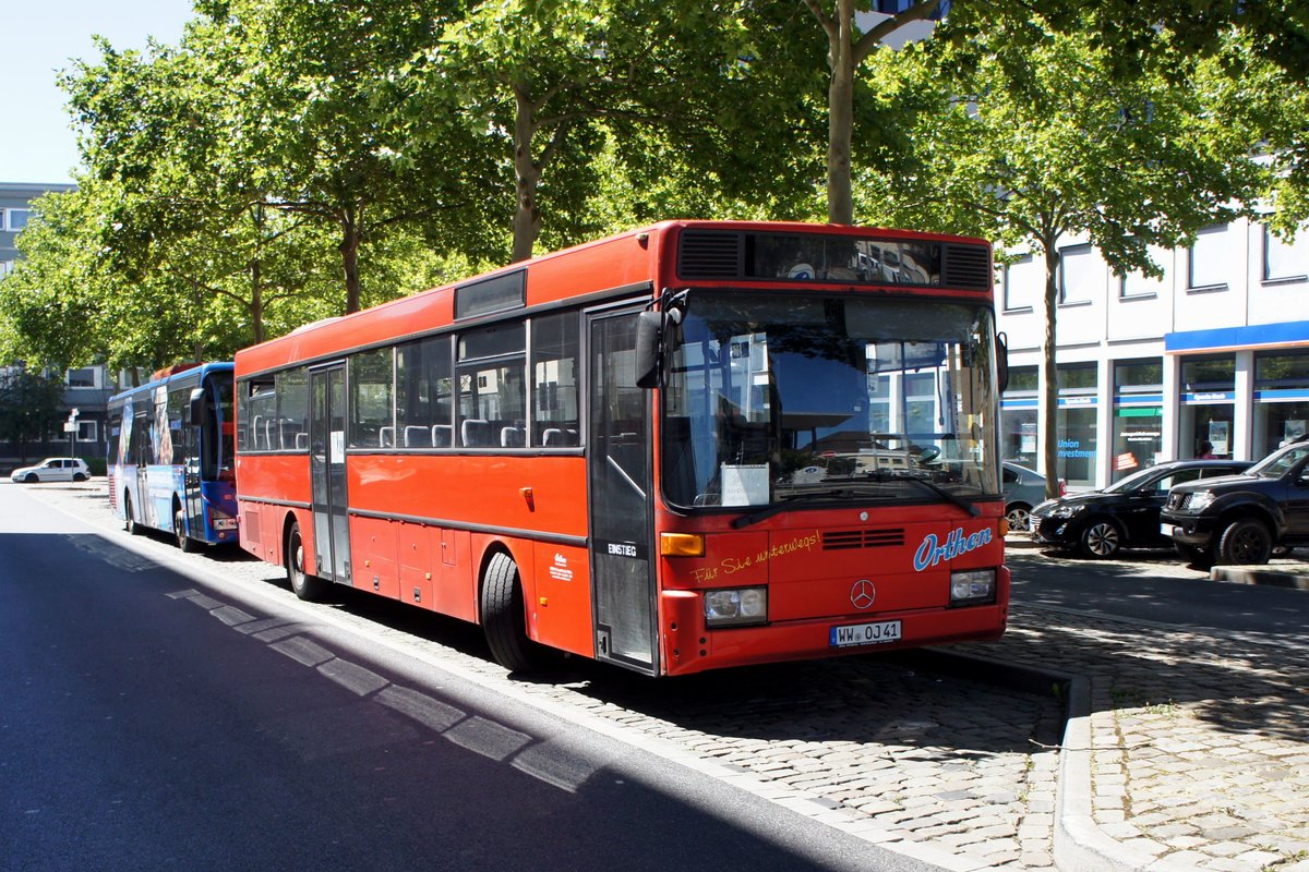 Bus Koblenz: Mercedes-Benz O 407 (WW-OJ 41) vom Busunternehmen Jörg Orthen GmbH, aufgenommen im Juli 2020 am Hauptbahnhof in Koblenz.