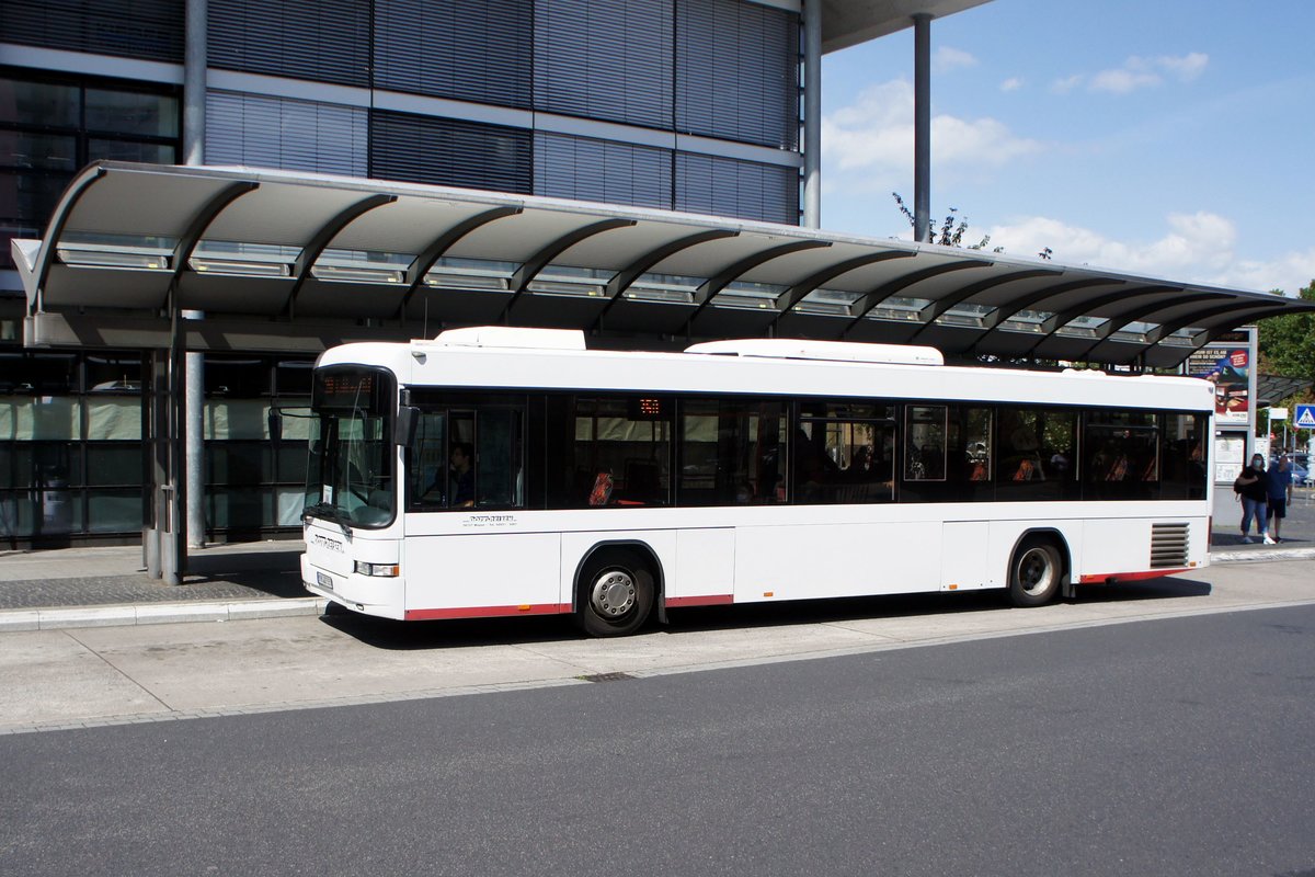 Bus Koblenz: Scania L94UB / Hess CO-BOLT 2 der Reisebüro Dott GmbH, aufgenommen im Juli 2020 am Hauptbahnhof in Koblenz.
