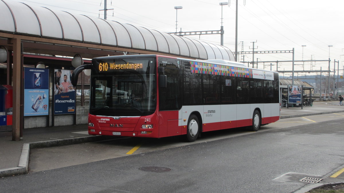 Bus mit  Wechselnummer , Stadtbus Nr. 241 (ZH 526241) am 27.1.2020 beim Bahnhof Oberwinterthur. Mit der Nr. 232 (ZH 725232) wurde dieser Wagen im Jahr 2016 in Betrieb genommen und vor gut 1 Jahr in Nr. 241 umgezeichnet.