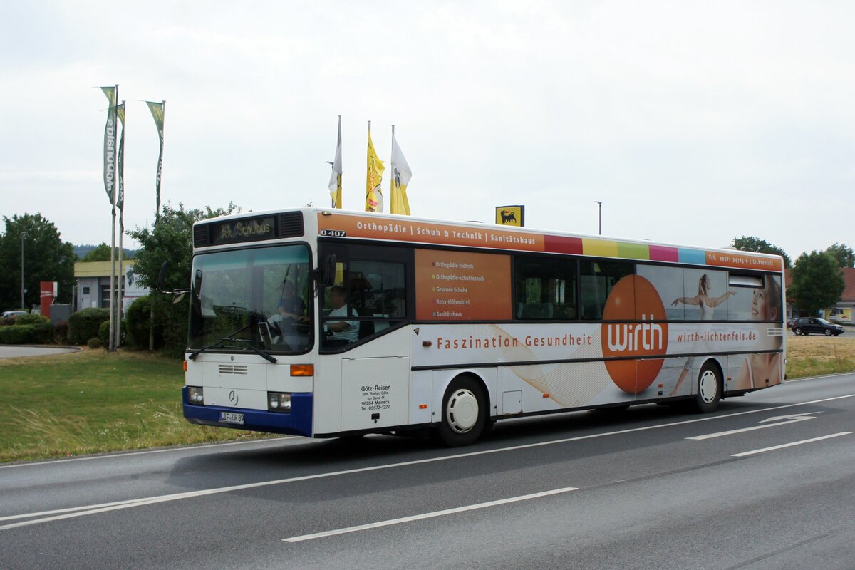 Bus Oberfranken / Bus Bayern: Mercedes-Benz O 407 (LIF-GR 89) vom Omnibusbetrieb Götz-Reisen, aufgenommen im Juni 2023 im Stadtgebiet von Burgkunstadt (Landkreis Lichtenfels).
