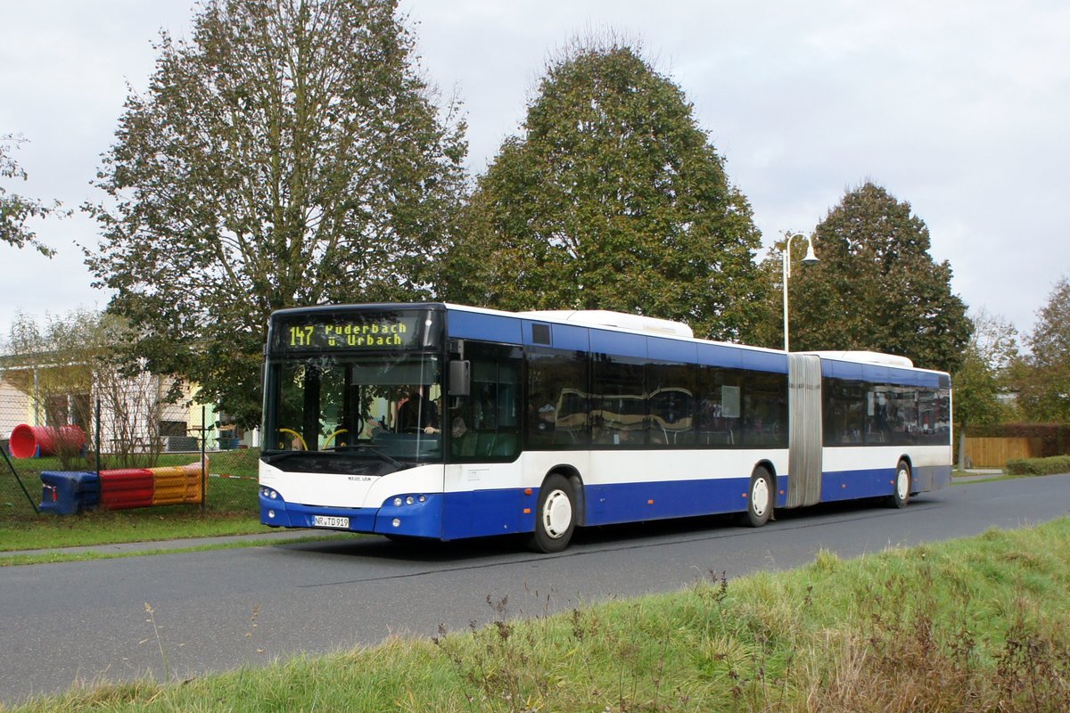 Bus Rheinland-Pfalz / Bus Dierdorf: Neoplan N 4522 Centroliner Evolution vom Verkehrsbetrieb Rhein-Westerwald GmbH (Zickenheiner-Gruppe), aufgenommen im November 2019 im Stadtgebiet von Dierdorf (Landkreis Neuwied).