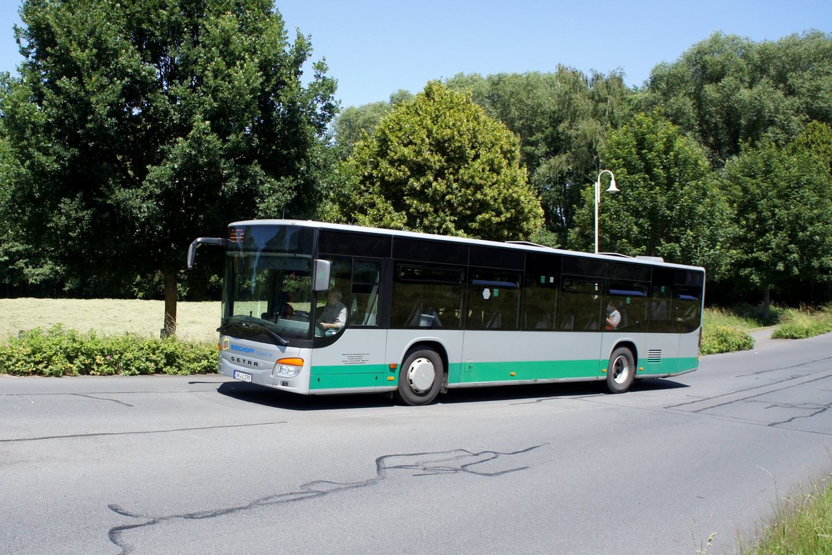 Bus Rheinland-Pfalz / Bus Dierdorf: Setra S 415 NF der Bischoff Touristik GmbH & Co. KG, aufgenommen im Juni 2020 im Stadtgebiet von Dierdorf (Landkreis Neuwied).
