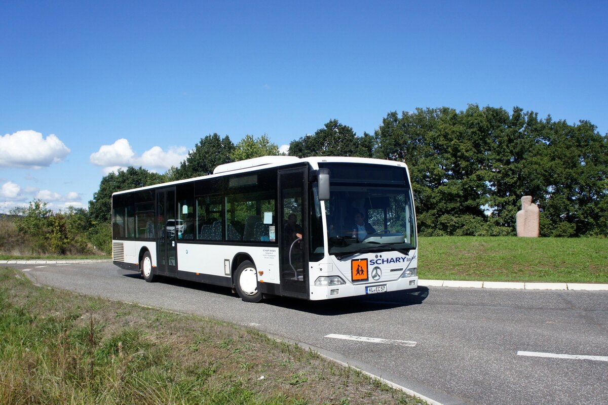 Bus Rheinland-Pfalz: Mercedes-Benz Citaro Ü (KL-EC 57) von Schary-Reisen GbR, aufgenommen im September 2022 in Sembach, einer Ortsgemeinde im Landkreis Kaiserslautern.