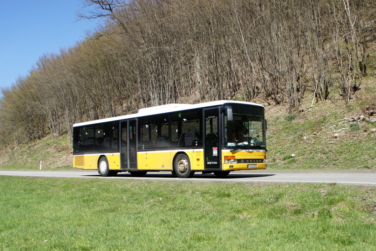 Bus Rheinland-Pfalz: Setra S 315 NF (KH-RH 282) der Rudolf Herz GmbH & Co. KG, aufgenommen im April 2021 in der Nähe von Herrstein, einer Ortsgemeinde im Landkreis Birkenfeld.