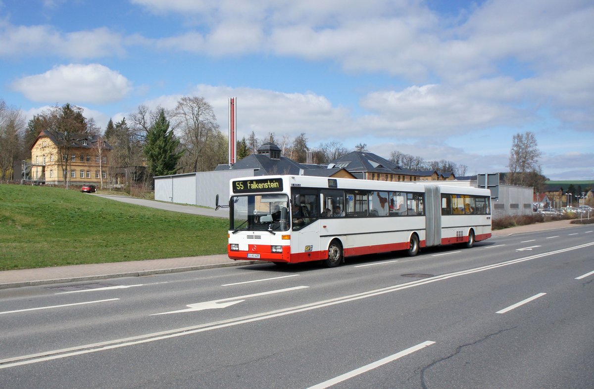Bus Rodewisch / Bus Vogtland: Mercedes-Benz O 405 G - Gelenkbus (V-KV 439) der Göltzschtal-Verkehr GmbH Rodewisch (GVG), aufgenommen im März 2019 am Busbahnhof von Rodewisch.
