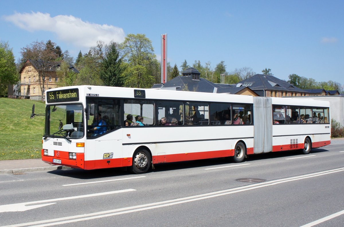 Bus Rodewisch / Bus Vogtland: Mercedes-Benz O 405 G - Gelenkbus mit einflügeliger Vordertür (V-KV 439) der Göltzschtal-Verkehr GmbH Rodewisch (GVG), aufgenommen im April 2019 am Busbahnhof von Rodewisch.