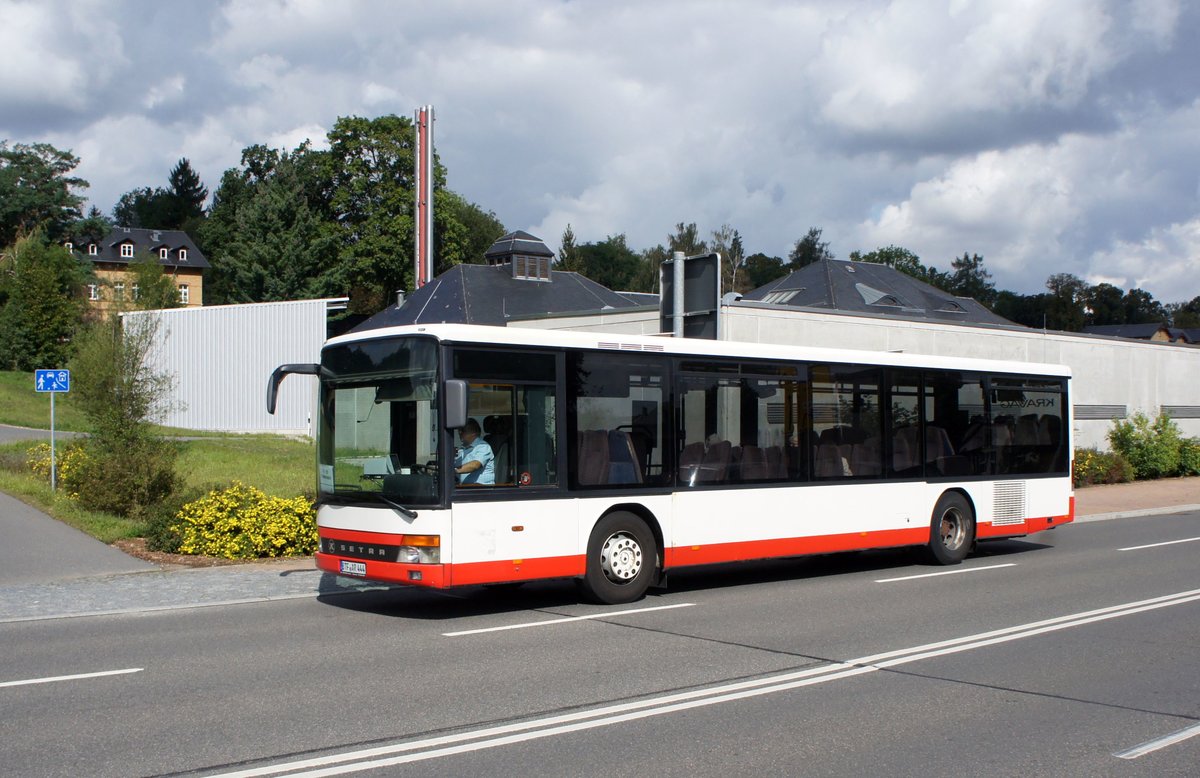 Bus Rodewisch / Bus Vogtland: Setra S 315 NF der Göltzschtal-Verkehr GmbH Rodewisch (GVG). Hierbei handelt es sich um einen Leihwagen der Reichert - Bus GmbH aus Muldestausee (Gemeinde in Sachsen-Anhalt). Aufgenommen im September 2019 am Busbahnhof von Rodewisch.