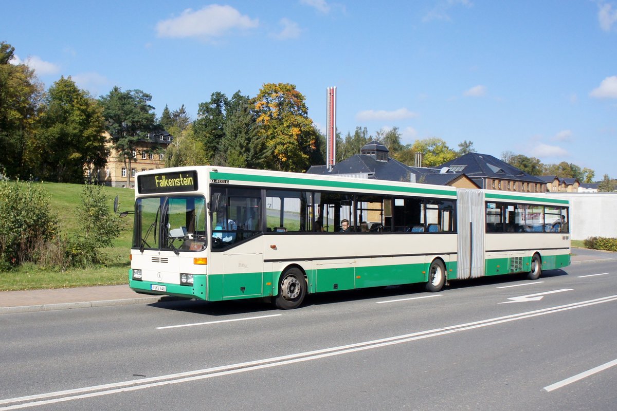 Bus Rodewisch / Bus Vogtland: Mercedes-Benz O 405 G - Gelenkbus (V-KV 440) der Göltzschtal-Verkehr GmbH Rodewisch (GVG), aufgenommen im Oktober 2019 am Busbahnhof von Rodewisch.