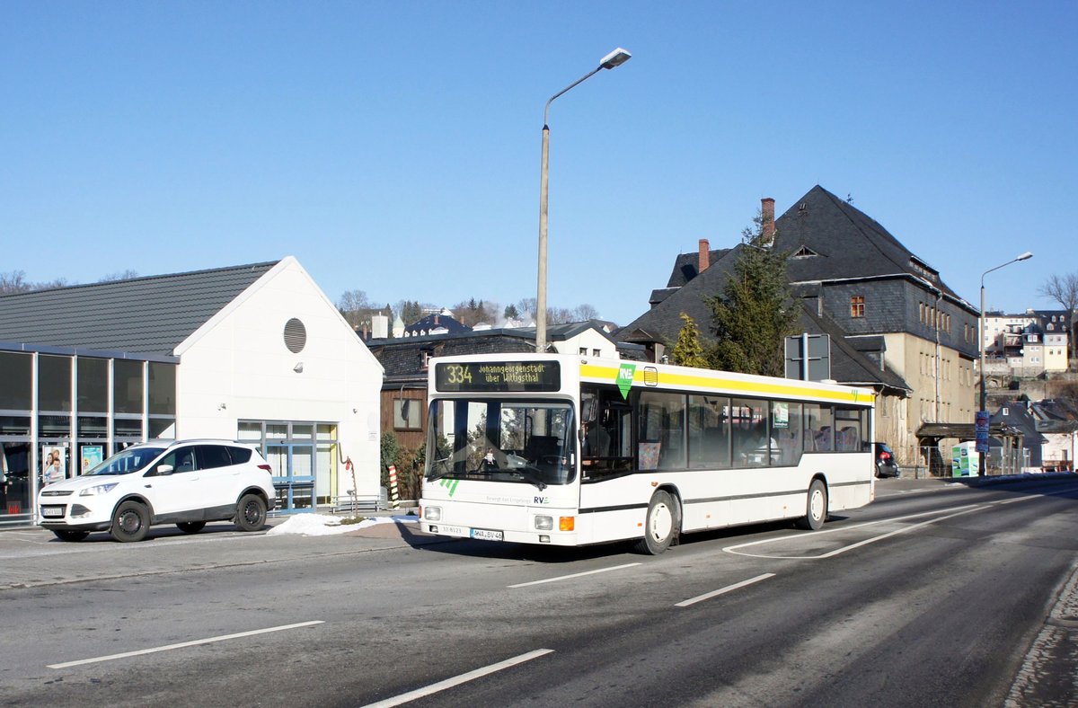 Bus Schwarzenberg / Bus Erzgebirge: MAN NL der RVE (Regionalverkehr Erzgebirge GmbH), aufgenommen im Februar 2018 im Stadtgebiet von Schwarzenberg / Erzgebirge.