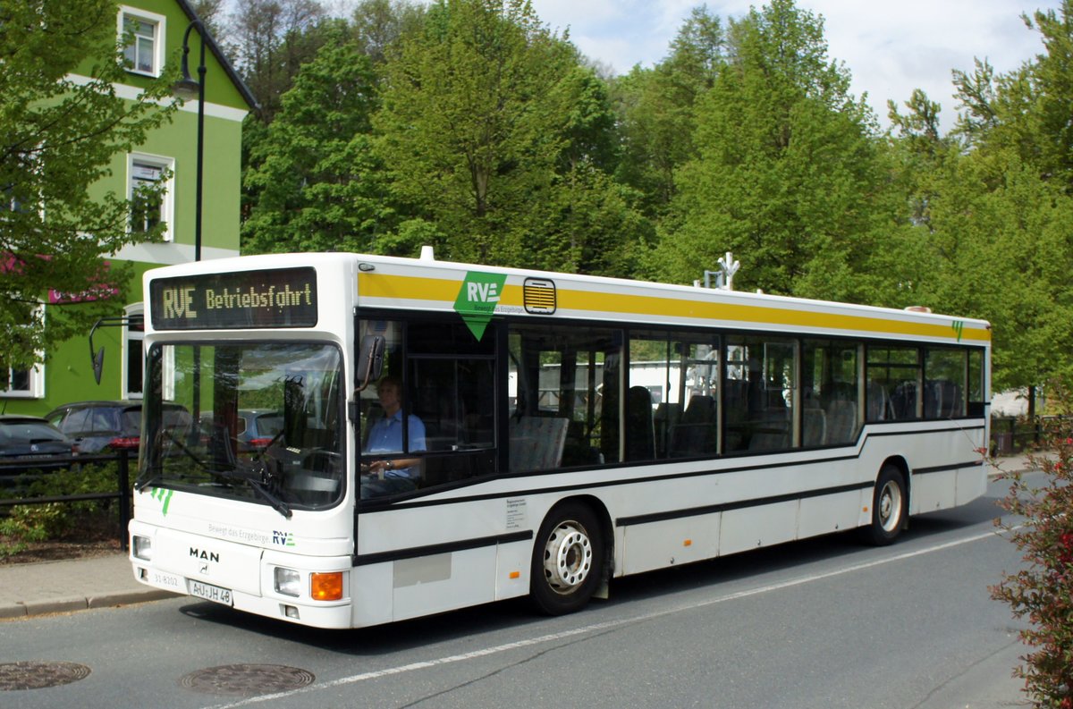 Bus Schwarzenberg / Bus Erzgebirge: MAN NL der RVE (Regionalverkehr Erzgebirge GmbH), aufgenommen im April 2018 am Bahnhof von Schwarzenberg / Erzgebirge.