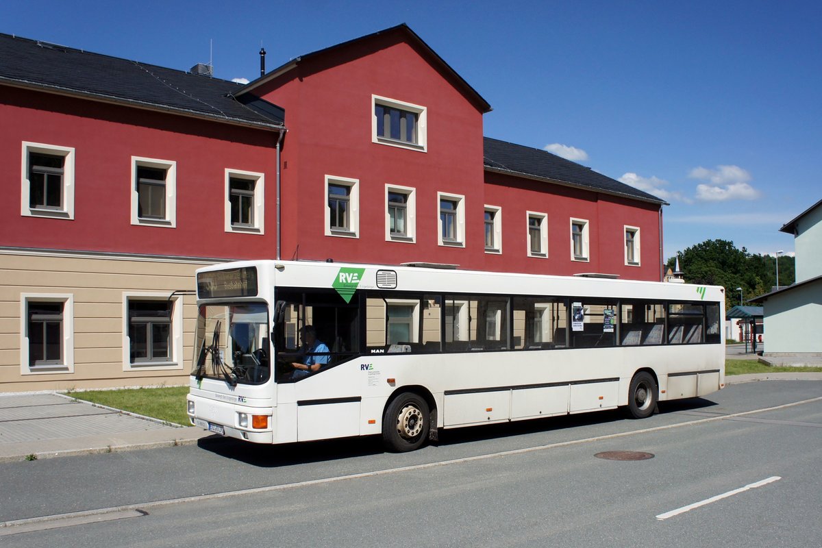 Bus Schwarzenberg / Bus Erzgebirge: MAN EL (ERZ-RV 270) der RVE (Regionalverkehr Erzgebirge GmbH), aufgenommen im Juni 2020 am Bahnhof von Schwarzenberg / Erzgebirge.