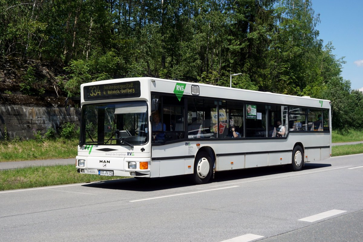 Bus Schwarzenberg / Bus Erzgebirge: MAN NL (ERZ-RV 210) der RVE (Regionalverkehr Erzgebirge GmbH), aufgenommen im Juni 2020 im Stadtgebiet von Schwarzenberg / Erzgebirge.