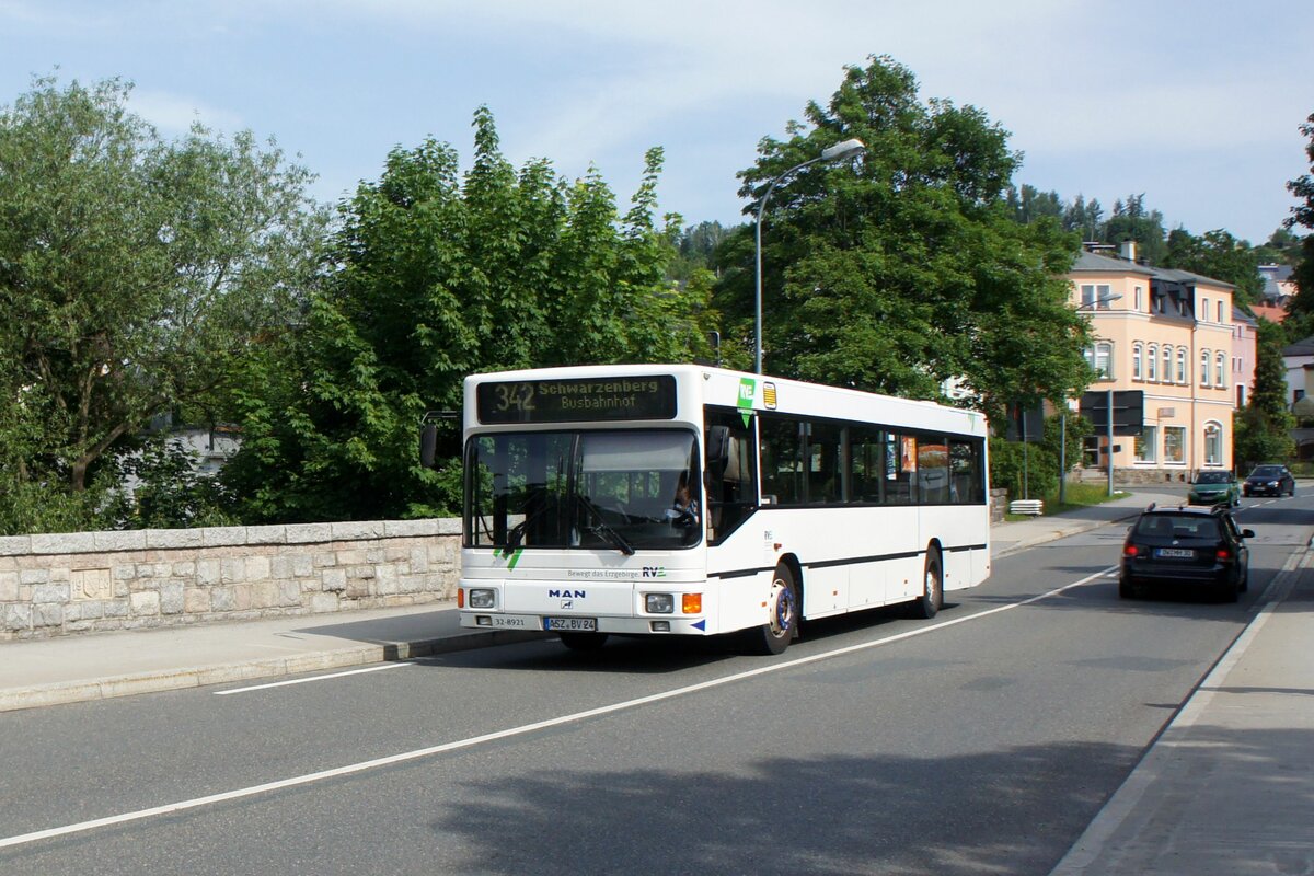 Bus Schwarzenberg / Bus Erzgebirge: MAN EL (ASZ-BV 24) der RVE (Regionalverkehr Erzgebirge GmbH), aufgenommen im Juni 2021 im Stadtgebiet von Schwarzenberg / Erzgebirge.