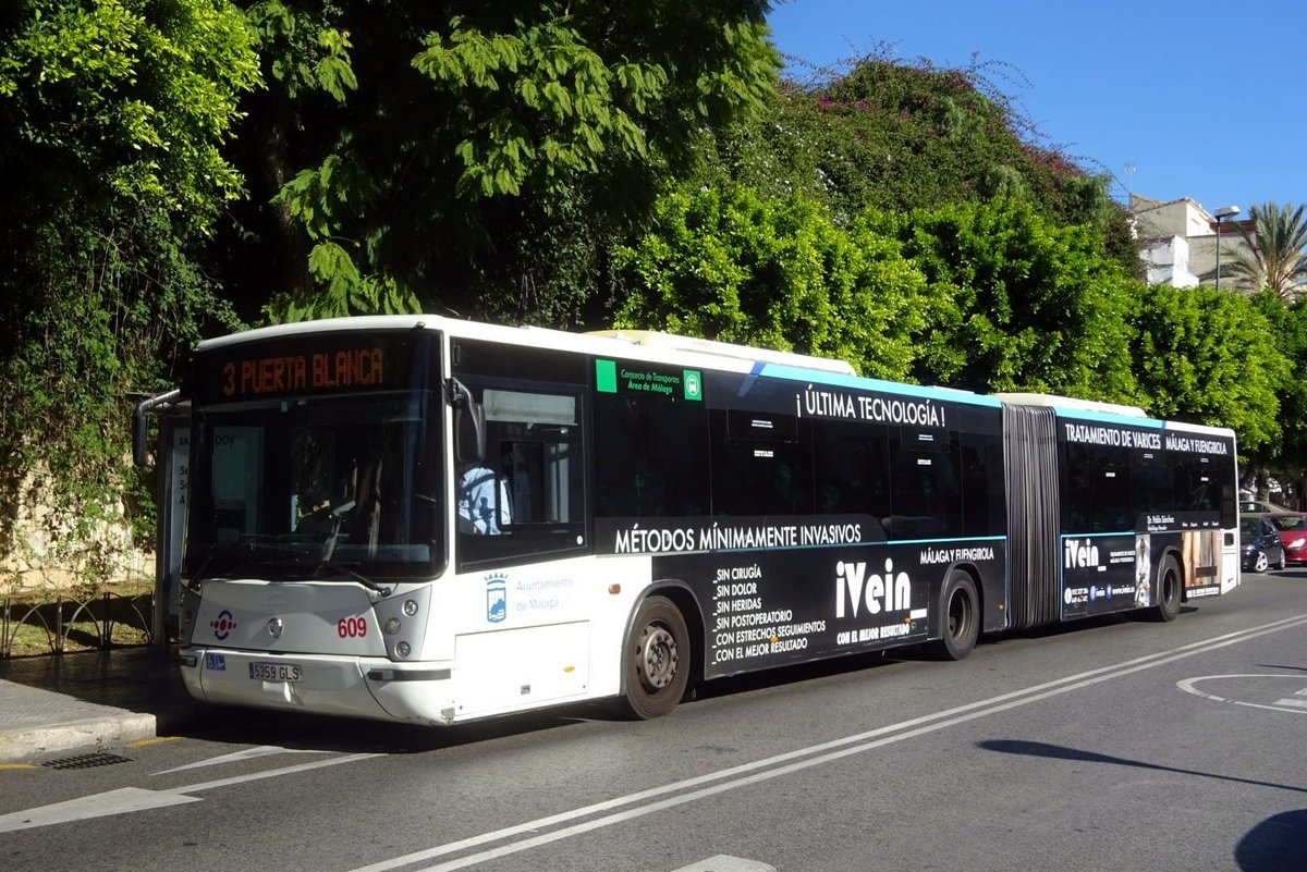 Bus Spanien / Bus Málaga: Gelenkbus Irisbus Citelis / Hispano Habit der EMT Málaga (Empresa Malagueña de Transportes), aufgenommen im November 2016 im Stadtgebiet von Málaga.