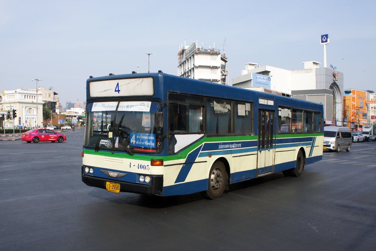 Bus Thailand / Bus Bangkok: Hino HU3KKSKL / Thonburi Bus Body Company (Wagen 4005) der Bangkok Mass Transit Authority (BMTA), aufgenommen im Februar 2020 am Hauptbahnhof von Bangkok (Bahnhof Hua Lamphong).