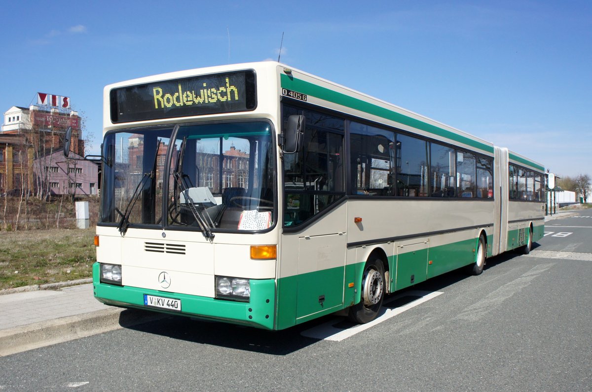 Bus Treuen / Bus Vogtland: Mercedes-Benz O 405 G - Gelenkbus (V-KV 440) der Göltzschtal-Verkehr GmbH Rodewisch (GVG), aufgenommen im März 2019 am Bahnhof von Treuen (Vogtlandkreis).