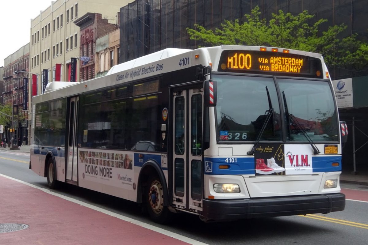 
Bus United States of America (USA): Bus New York City (New York): Orion VII Next Generation (Hybridbus) der Metropolitan Transportation Authority (MTA) / New York City Bus, aufgenommen im Mai 2016 im Stadtteil Harlem in New York City.