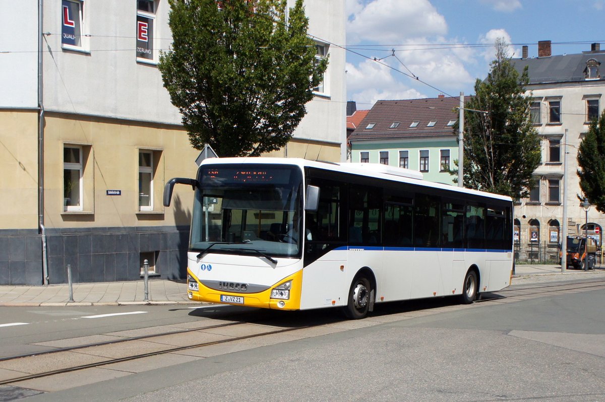 Bus Zwickau: Iveco Crossway LE der RVW (Regionalverkehr Westsachsen GmbH), Wagen 8101, aufgenommen im Juli 2018 am Hauptbahnhof in Zwickau.