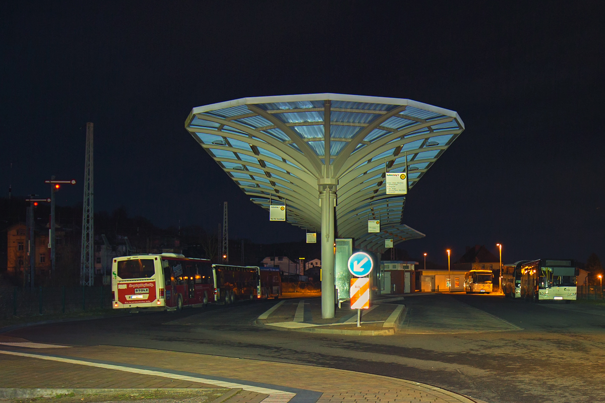 Busbahnhof Sassnitz bei Nacht. - 17.09.2016
