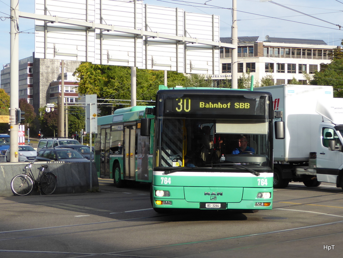BVB - MAN Nr.764  BS 3264 unterwegs auf der Linie 30 in der Stadt Basel am 06.10.2015