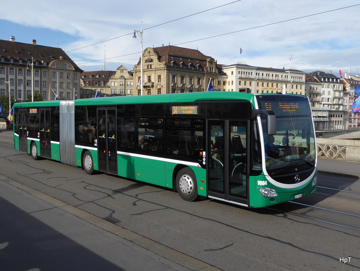 BVB - Mercedes Citaro Nr.7004  BS 99304 unterwegs auf der Linie 34 in der Stadt Basel am 06.10.2015
