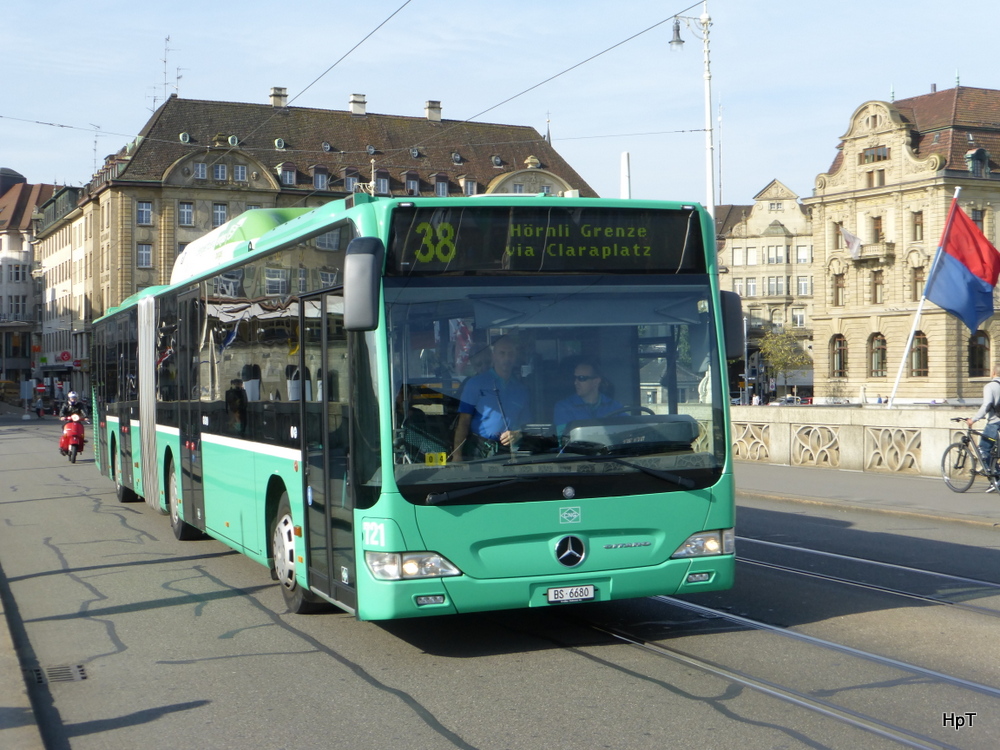 BVB - Mercedes Citaro  Nr.721  BS  6680 unterwegs auf der Linie  38 in der Stadt Basel am 24.09.2014