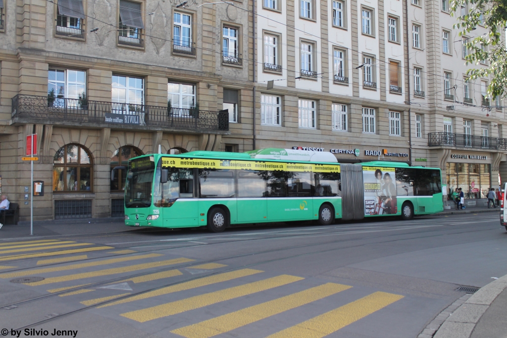 BVB Nr. 725 (Mercedes Citaro C2 O530G) am 30.7.2015 bei der Schifflände
