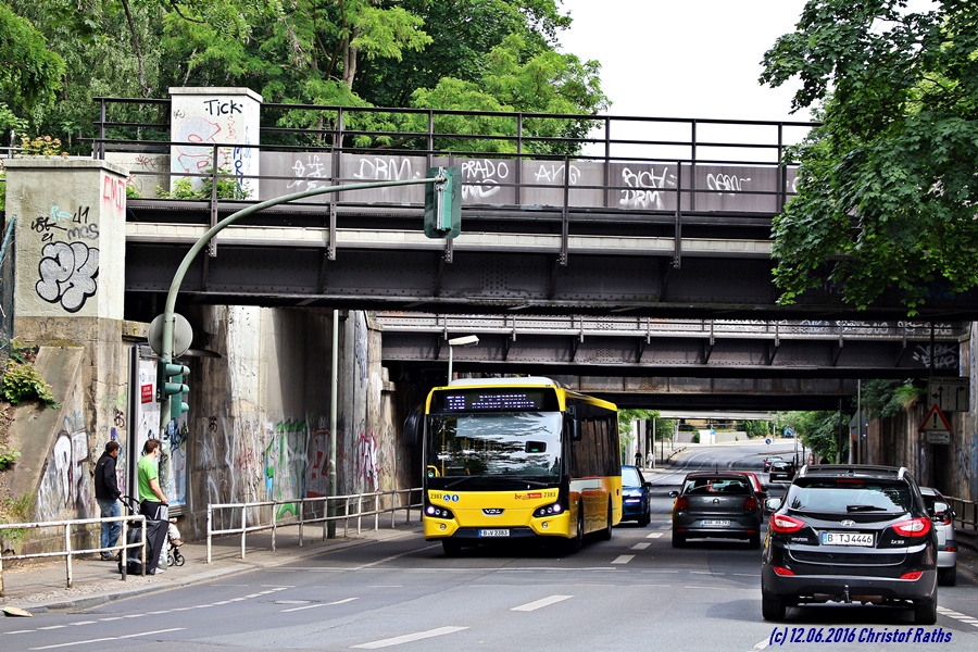 BVG 2383 - 2016-06-12 - ohne Werbung - Berlin Prellerweg - 170 S+U Bahnhof Rathaus Steglitz