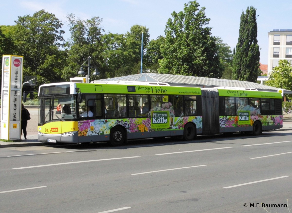 BVG 4170 - Solaris Urbino 18, Rathaus Spandau am 6.8.15