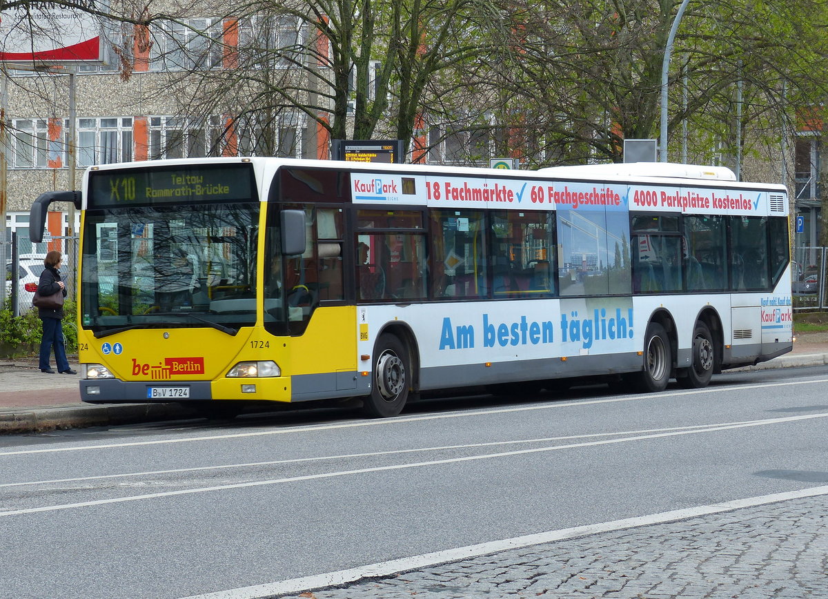 BVG - mit einem MB Citaro L, B-V 1724 auf der BVG Linie X10 - Busse in Teltow-Stadt im April 2016.