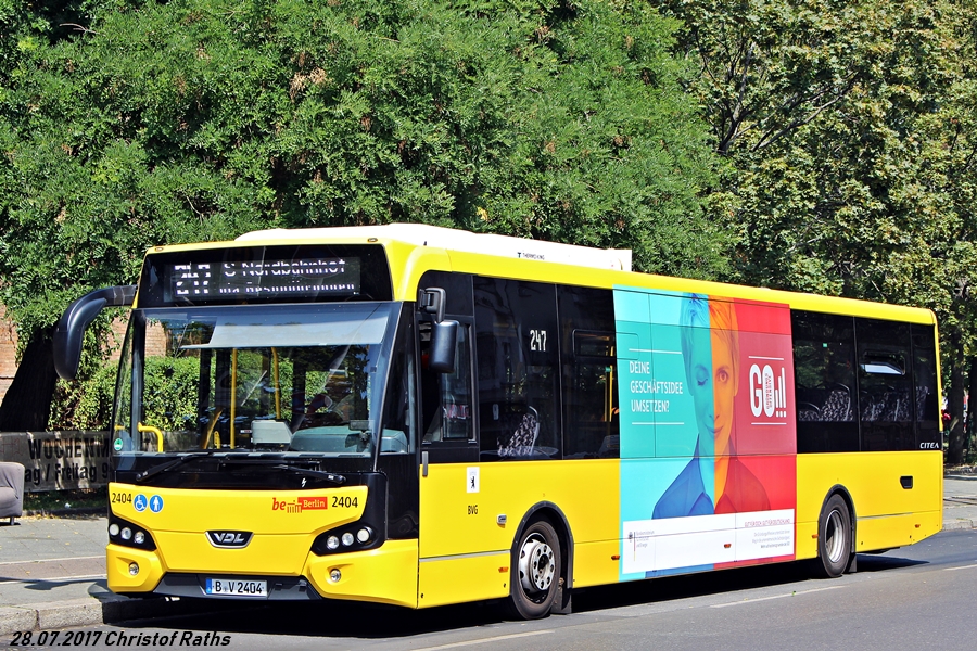 BVG Wagen 2404 auf Linie 247 nach S Nordbahnhof - Berlin, Schulstraße (Leopoldplatz) - Werbung: Gründungsoffensive (TB)