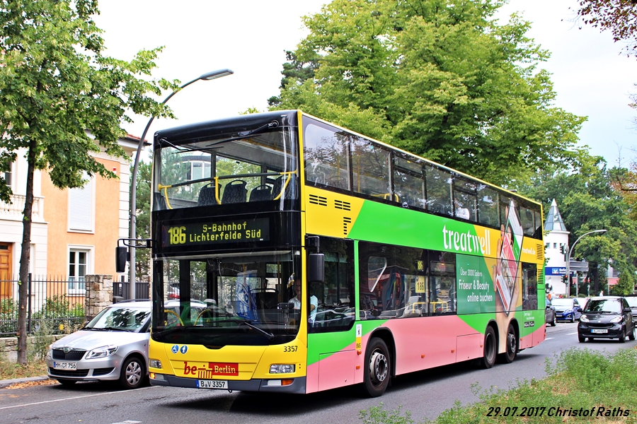 BVG Wagen 3357 auf Linie 186 zum S Bahnhof Lichterfelde Süd - Berlin, Rheinbabenallee (Grunewald, Roseneck) - Werbung: Treatwell