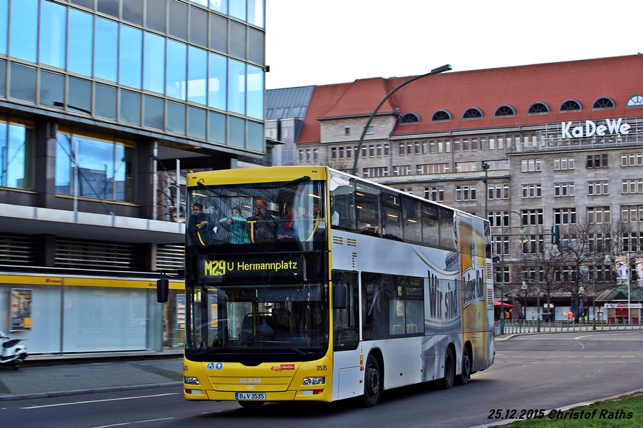 BVG Wagen 3535 auf Linie M29 nach U Hermannplatz - Berlin, Kleiststraße - am 25.12.2015 - Werbung: Berliner Kindl