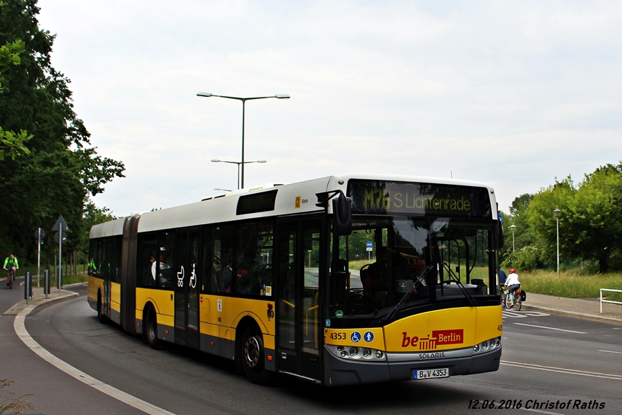 BVG Wagen 4353 auf Linie M76 nach S Lichtenrade - Berlin, Prellerweg - am 12.06.2016 - Werbung: ohne