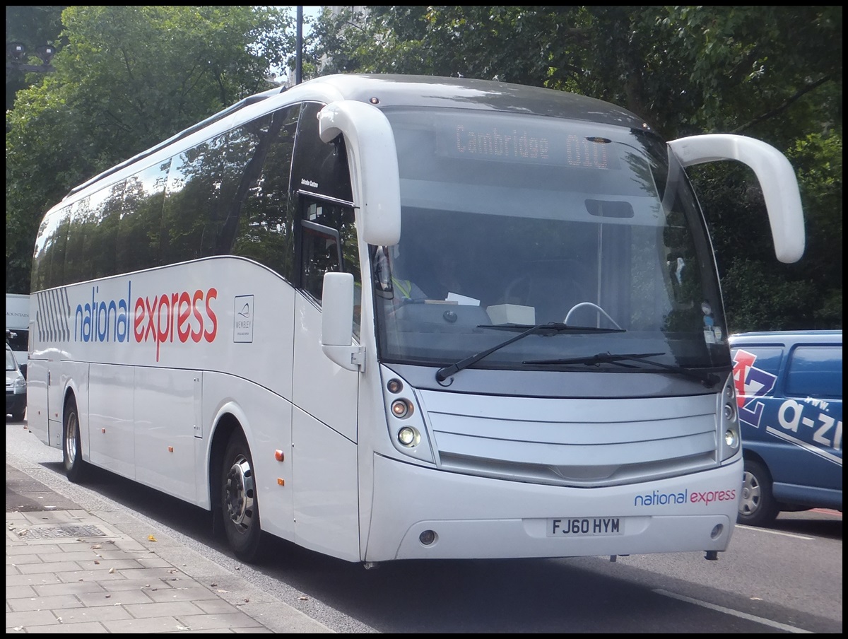 Caetano Levante von National Express aus England in London am 26.09.2013