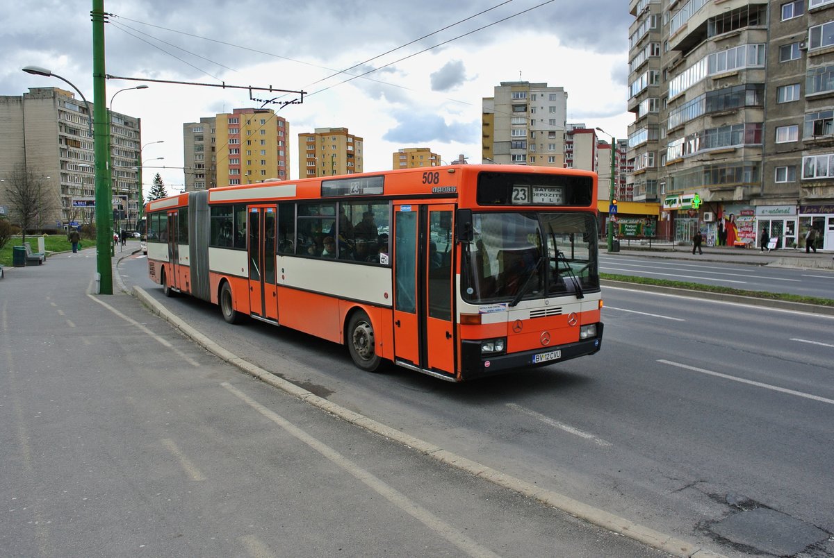 CH Busse in Rumnien: Ex. BSU 405 G (ex. Nr. 33) in Brasov, 02.04.2018.