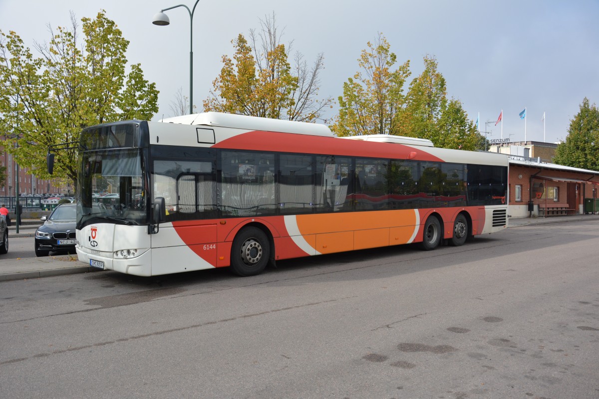 CHC 839 abgestellt am Bahnhof Linköping am 19.09.2014. Aufgenommen wurde ein Solaris Urbino 15.

