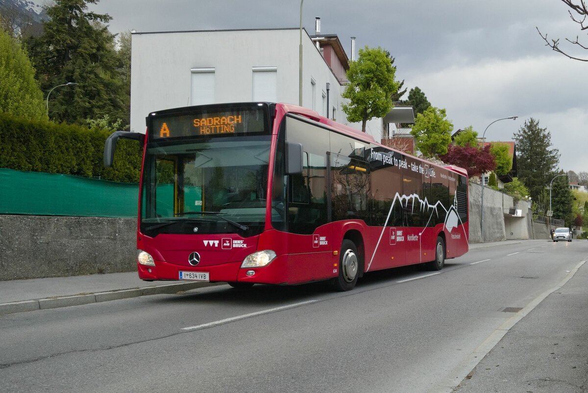 Citaro 2. Generation der Innsbrucker Verkehrsbetriebe (Bus Nr. 634) als Linie A in Innsbruck, Arzler Straße. Aufgenommen 19.4.2022.