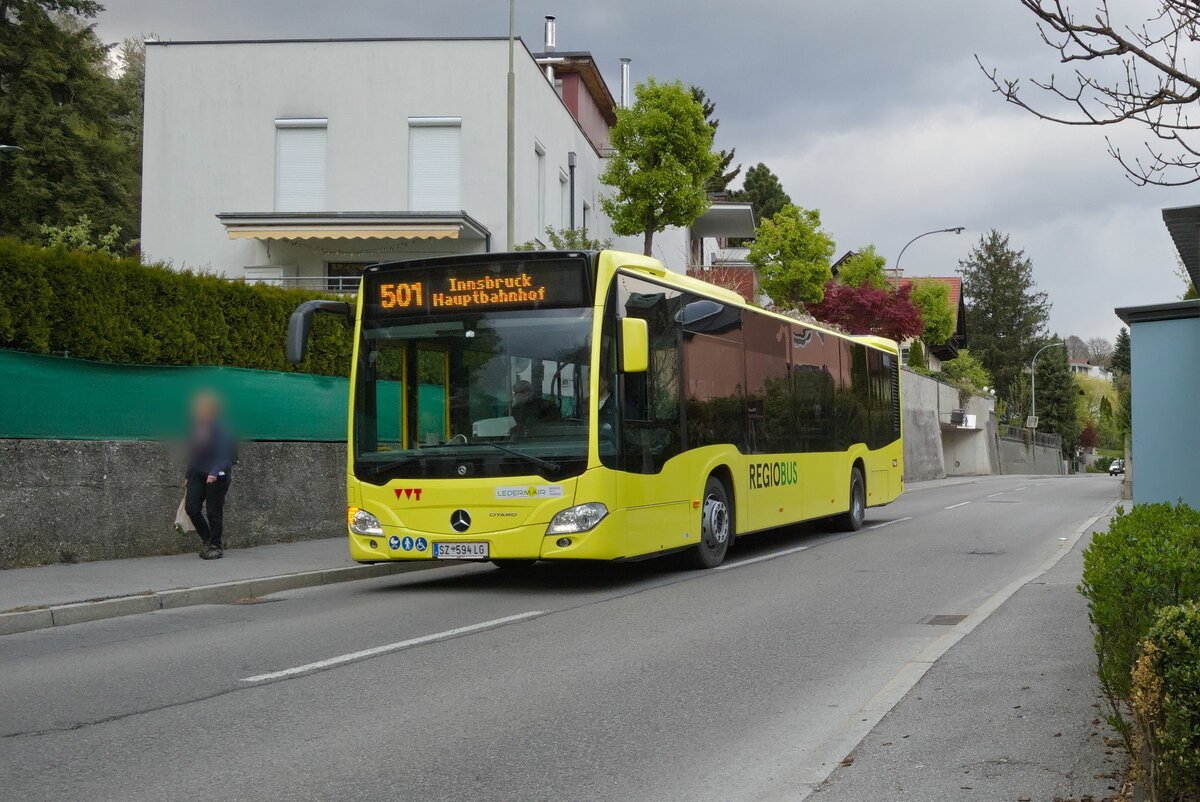 Citaro 2. Generation von Ledermair (SZ-594LG) als Linie 501 in Innsbruck, Arzler Straße. Aufgenommen 19.4.2022.