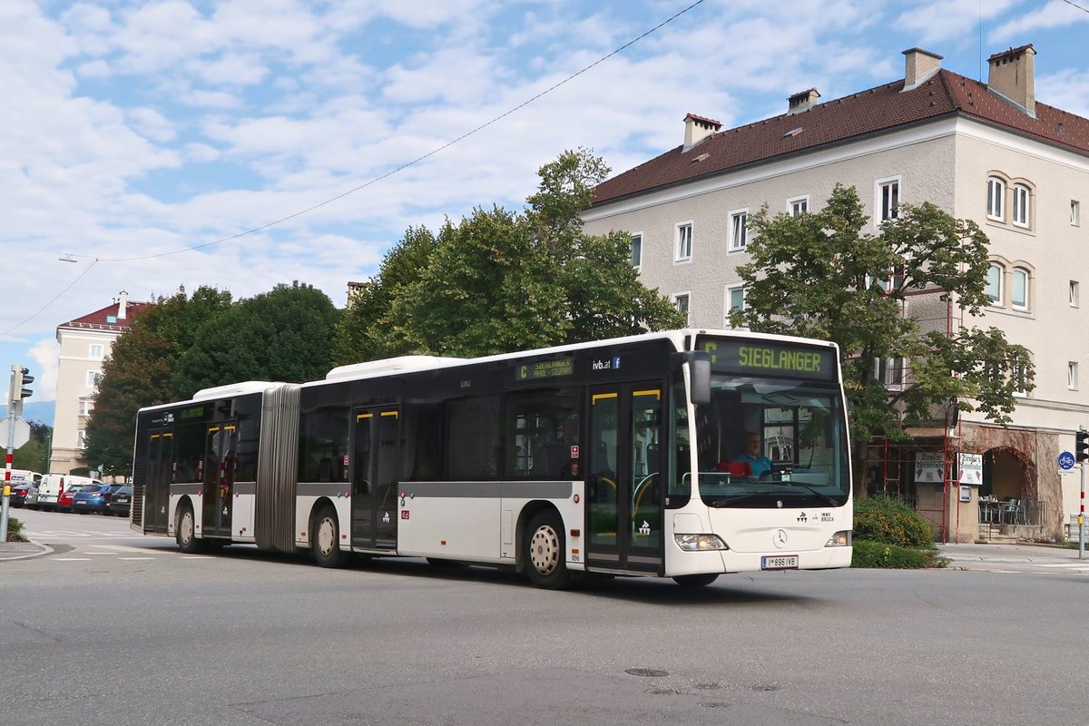 Citaro Facelift der Innsbrucker Verkehrsbetriebe in Anfahrt auf die Haltestelle Langstraße in Innsbruck. Aufgenommen 16.8.2017.