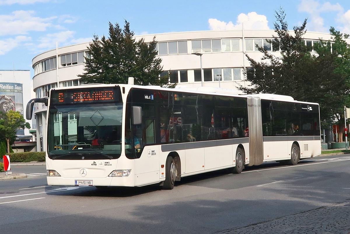 Citaro Facelift der Innsbrucker Verkehrsbetriebe verläßt die Haltestelle Andechsstraße in Innsbruck. Aufgenommen 16.8.2017.