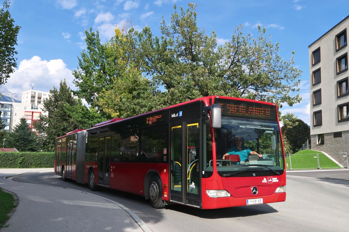 Citaro Facelift im Kreisverkehr bei der Haltestelle Egerdachstraße in Innsbruck. Aufgenommen 16.8.2017.