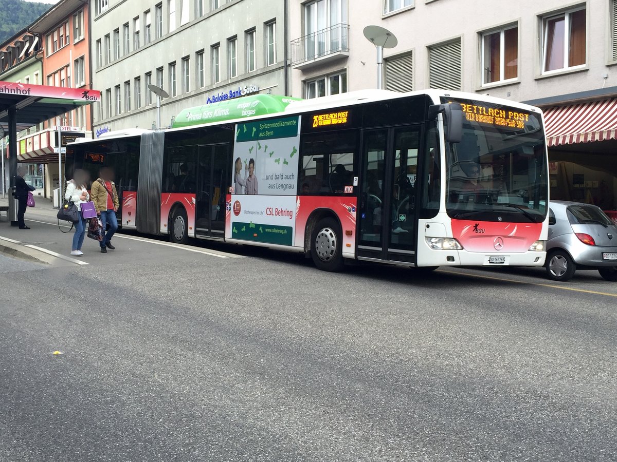 Citaro Gelenkbus Nr. 28, am 18.5.2016 beim Postplatz.