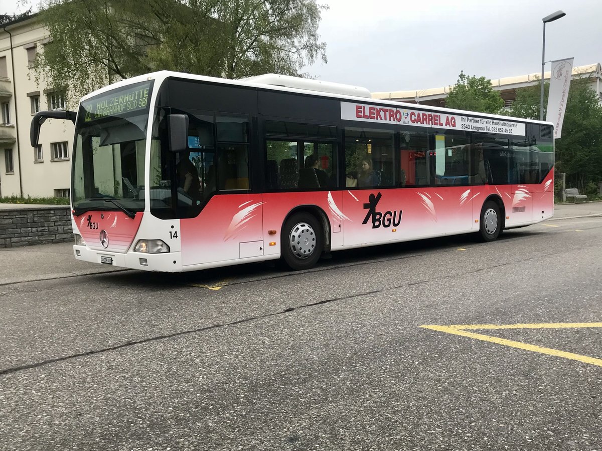 Citaro I Nr. 14 der BGU steht am 23.4.18 beim Bhf Grenchen Süd.