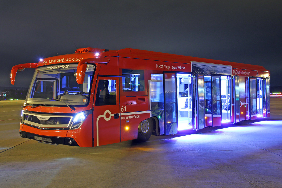 Cobus 3000,  61 , Next Stop: Stanserhorn,  24.November 2016, Flughafen Zürich, Switzerland.