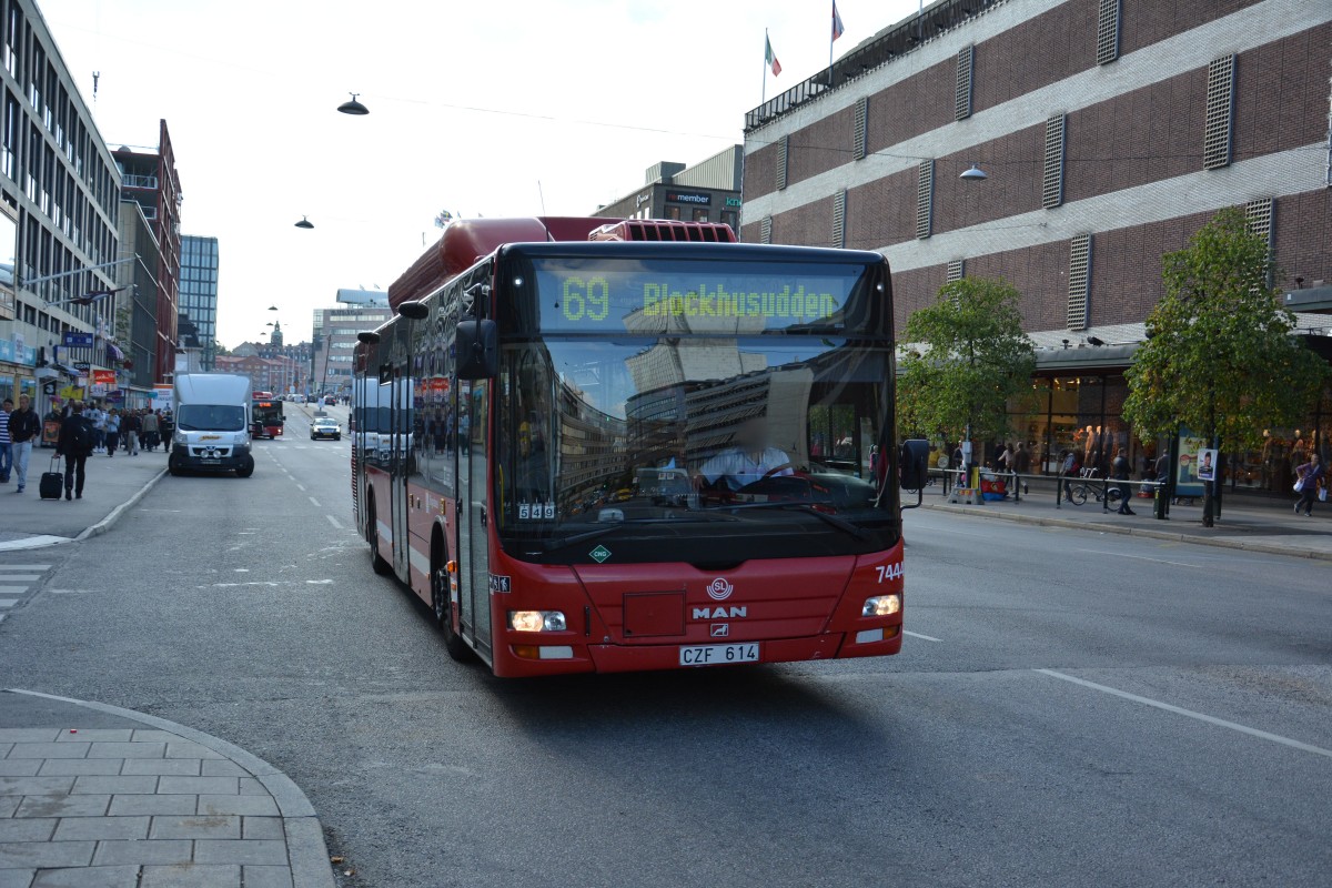 CZF 614 (MAN Lion's City CNG) unterwegs auf der Linie 69. Aufgenommen am 16.09.2014 Sergels torg.